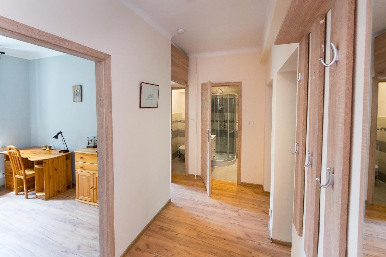 3-Bedroom Flat In City Center P4You Pl Краків Екстер'єр фото